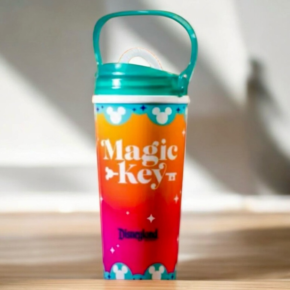 Disney Parks Magic Key Sipper Tumbler Disneyland Handle & Straw Travel Swirley